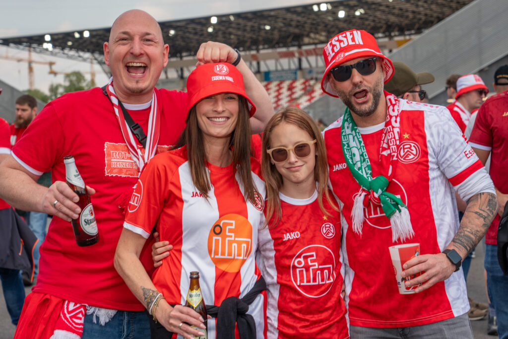 Rot-Weiss Essen – Verl | Supporters en sfeerfoto’s uit de 3. Liga